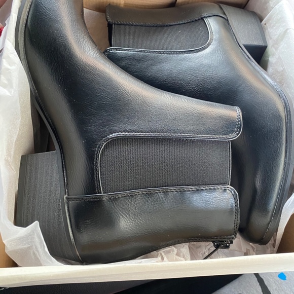 Ankle Boots - Picture 2 of 4